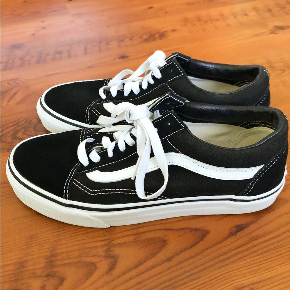Black&White Zumiez Vans